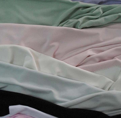 寧波千隆紡織品 專業(yè)供應21支棉滌混紡紗，品質(zhì)與服務的雙重保障